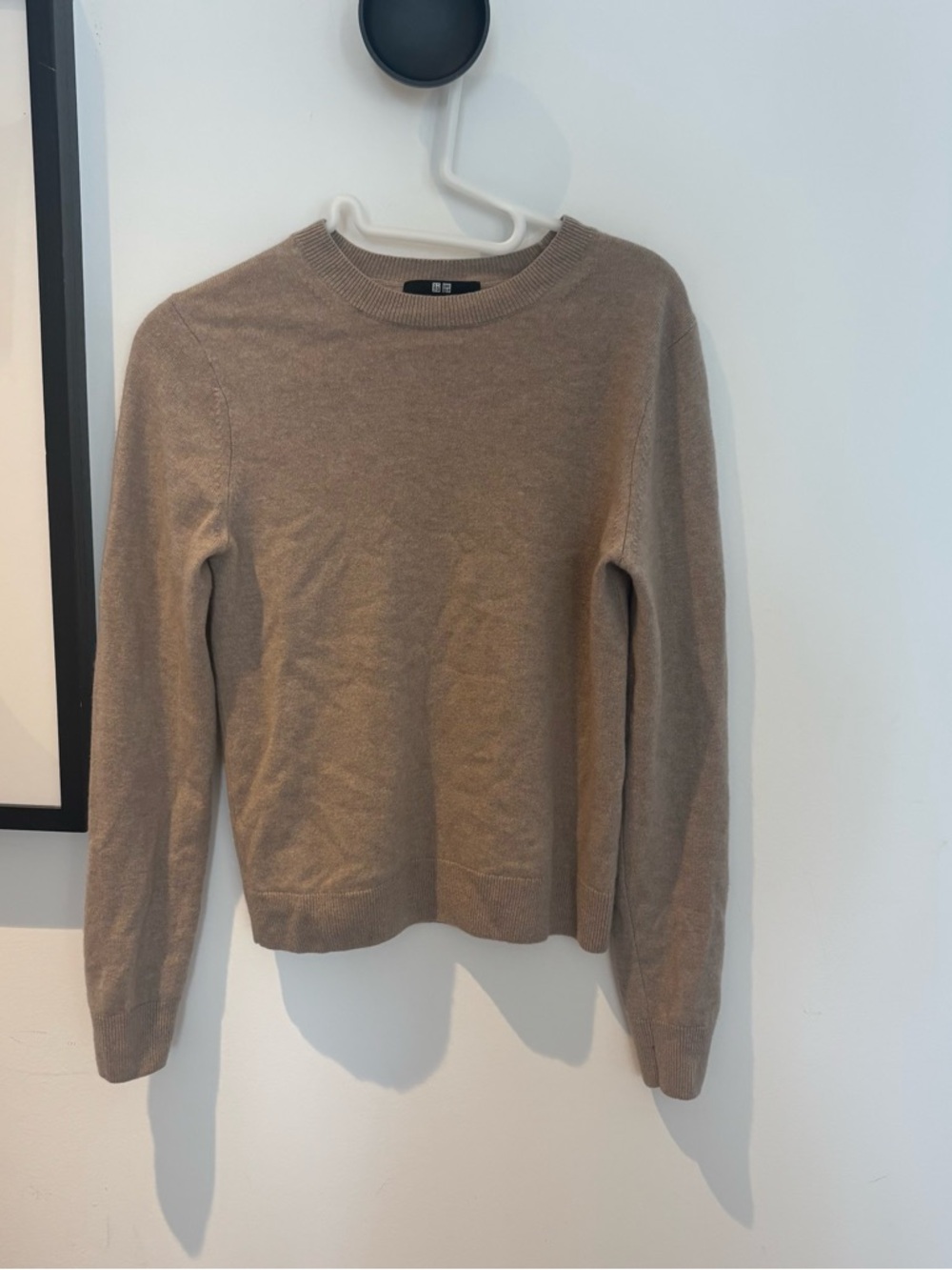 Uniqlo beige cashmere crew